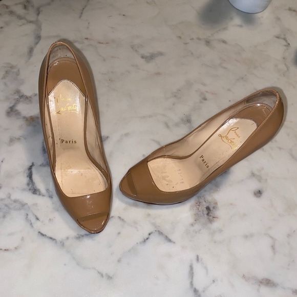 Tan Patent Leather Christian Louboutin peep toe heels size 39 - Picture 1 of 11